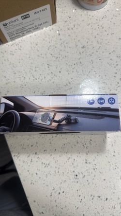 Magnetic Universal Wireless Car Mount Charger