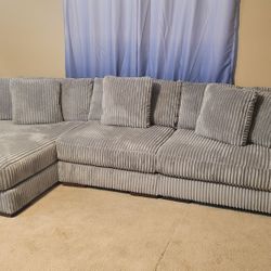 Lindyn 3 piece Sectional