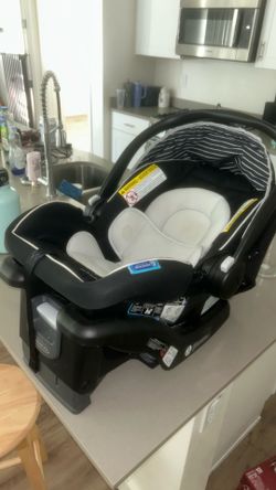 Graco baby carseat