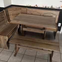 Nook kitchen Table
