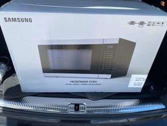 New sealed box, Samsung 1.9-cu ft 900 -Watt Countertop Microwave ( Stainless steel )$195.00 O.B.O.