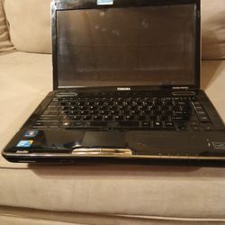 TOSHIBA LAPTOP 