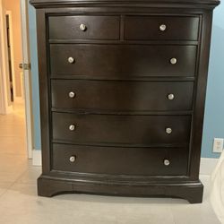 Dresser chest