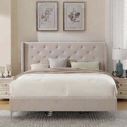 ✨ Velvet Tufted California King Bed Frame - LIKE NEW– $375 (Palm Desert)