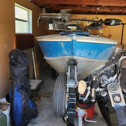 1988 Lund 14' Pro Pike Fishing Boat 