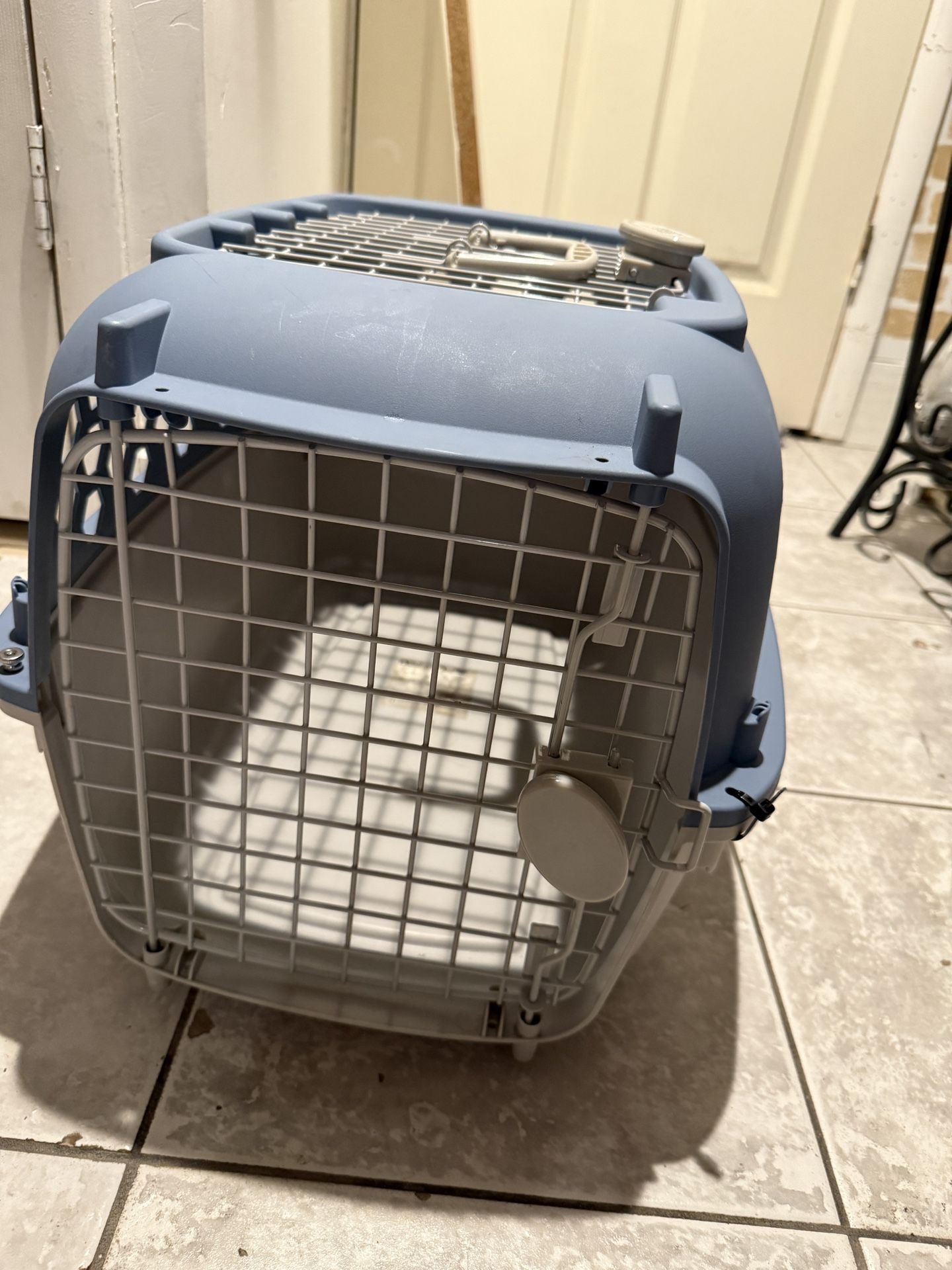 Dog Transport Cage / Perro 