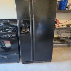 Whirlpool Refrigerator With Icemaker