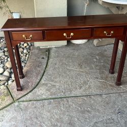 Table/cabinet