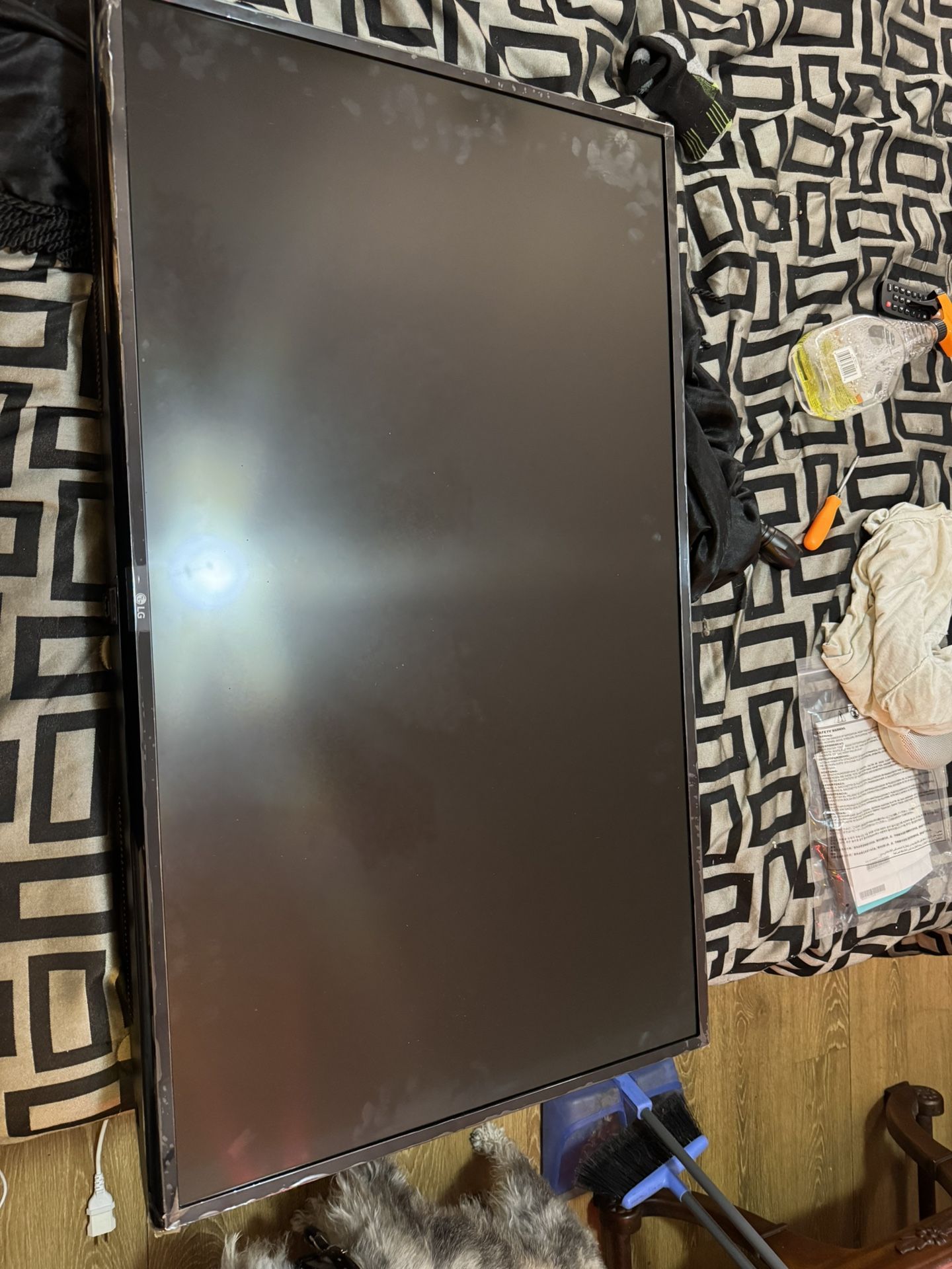 LG Television HD 43”