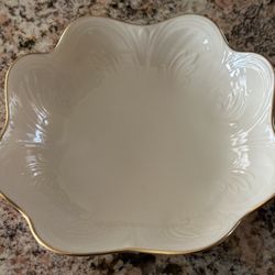 Vintage New Lenox Saybrooke Collection Gold Scalloped Bowl with 24k gold trim along its scalloped edges