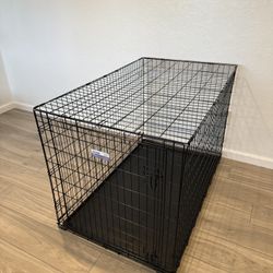 XL Dog Crate / Kennel - Like New!
