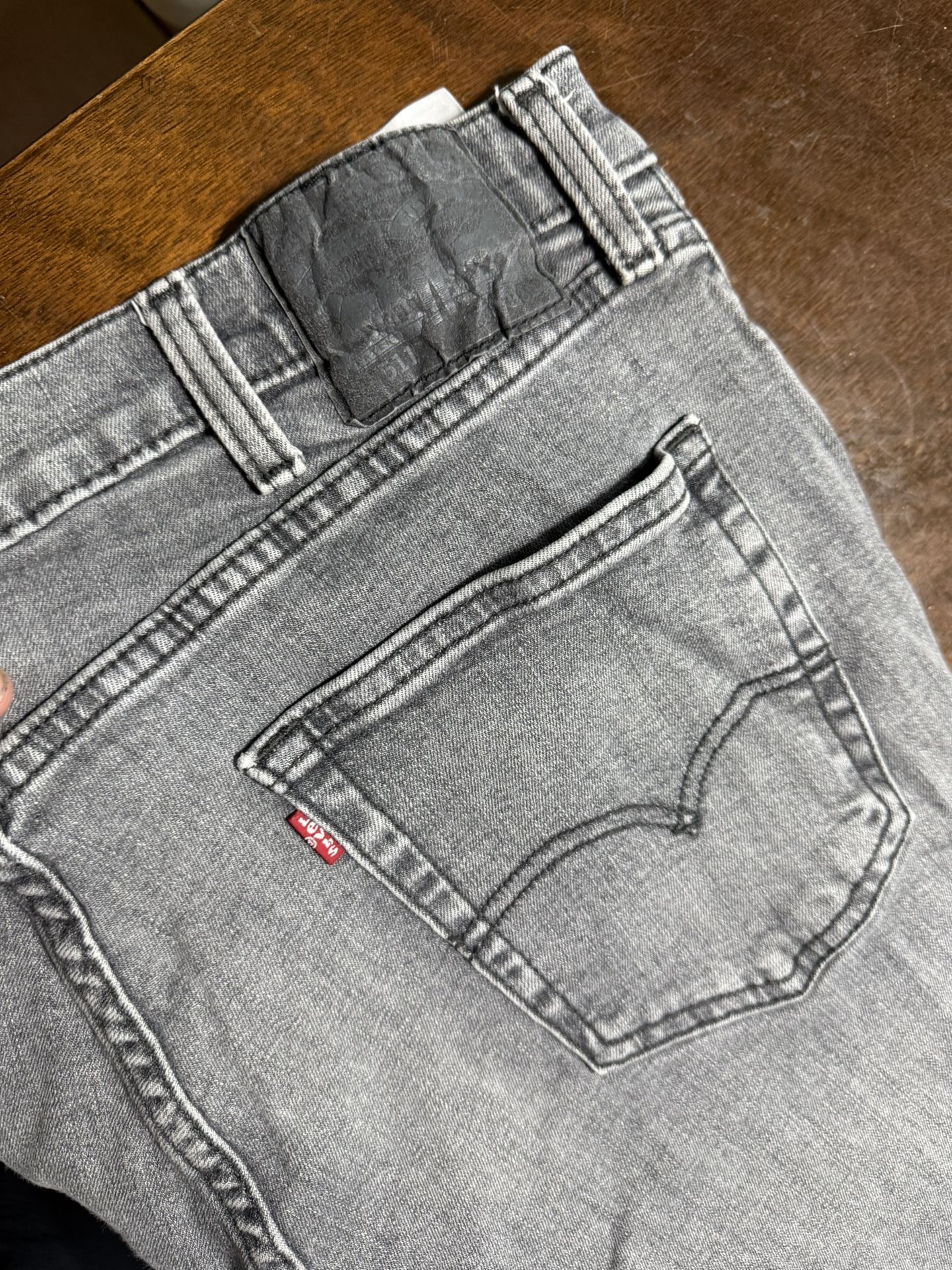 Levi’s 38x30 Gray Jeans – Classic Fit