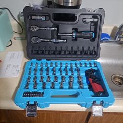93 PC Mechanics Tool Set 90teeth Sockets