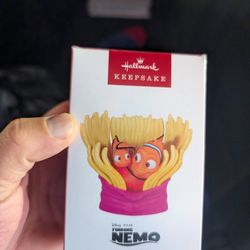 Finding Nemo Hallmark ORNAMENT 