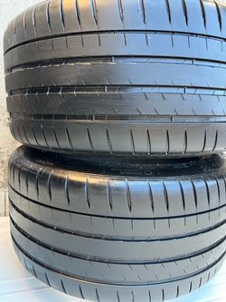 Tengo estas 2 llantas 295/35ZR19104Y MICHELÍN PILT SPOR 4S
