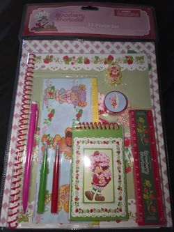 Strawberry 🍓 Shortcake school set