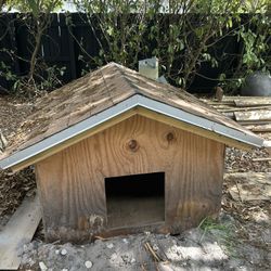 custom dog house 