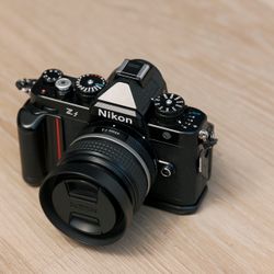 (3 year warranty) Nikon Zf + Nikkor 40mm f2 SE