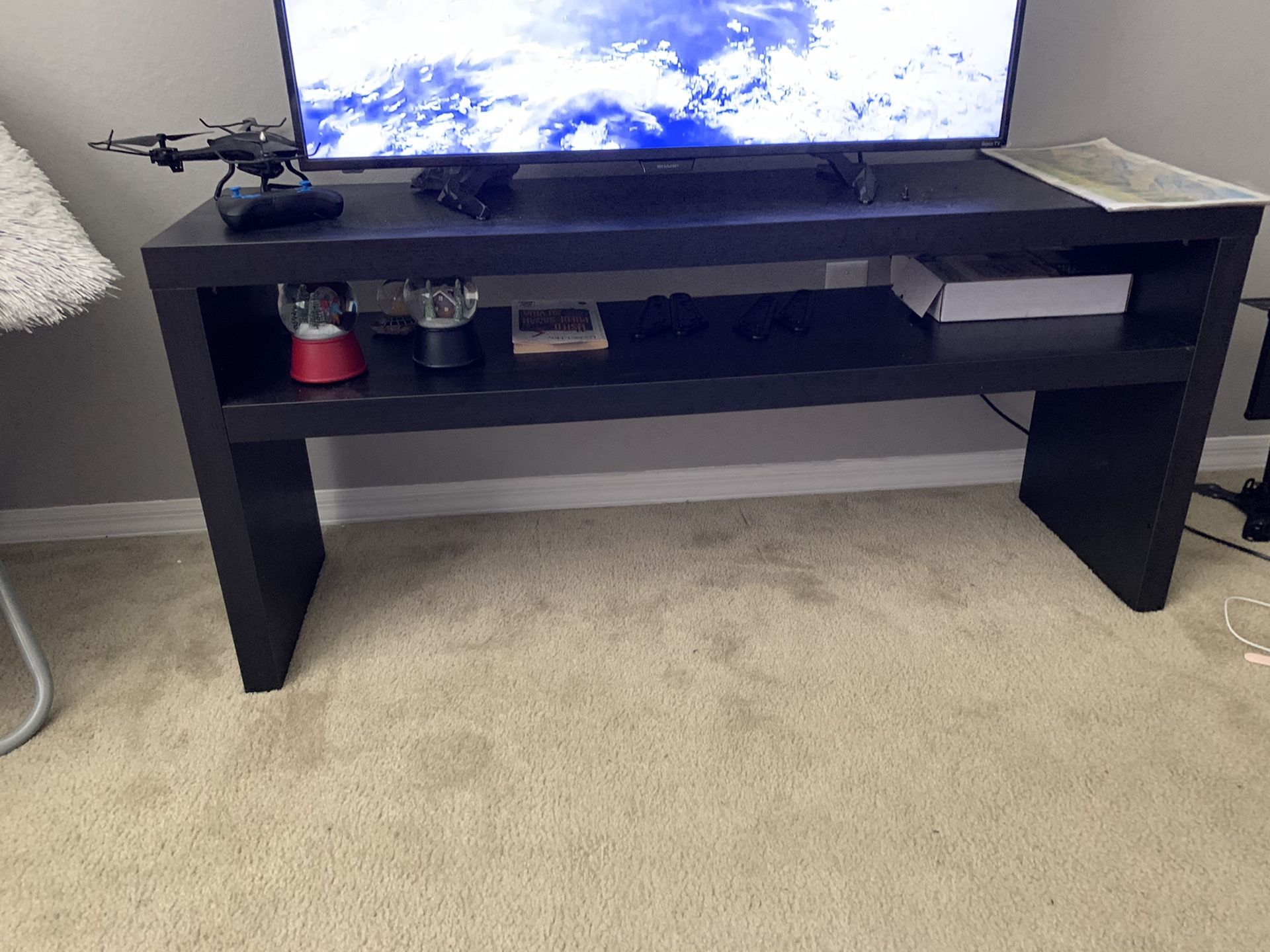 TV stand, brown. Like new.