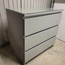 3 Drawers Dresser With Glass Top 