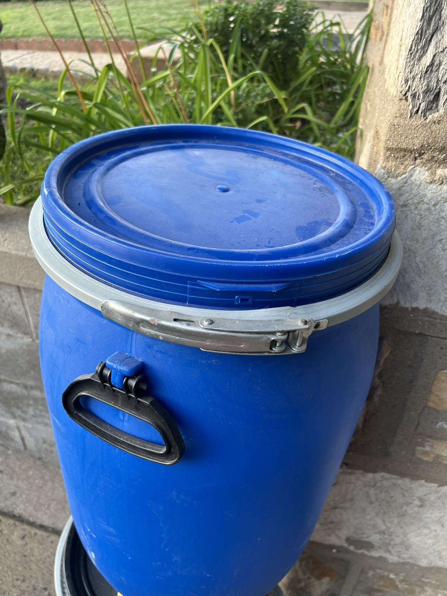 How is the Lid on an Open-Head Drum Fastened: Ultimate Guide