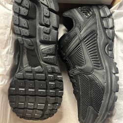 Nike Zoom Vomero 5 Triple Black Size 10 New