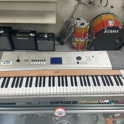 Yamaha Keyboard 