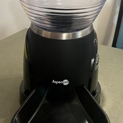 Aspen Pet Lebistro Food Dispenser