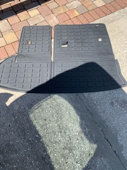 Toyota Highlander truck mat