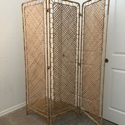 Rattan room divider