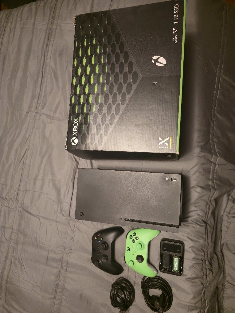 Xbox Series X 1 TB W/ 2 Controllers