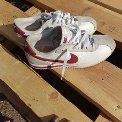 Nike Cortez Shoes Size 10 (White, Grey And Burgundy )