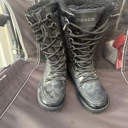 Ladies coach Winter Boots Size 5.5