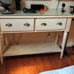 Assorted Furniture Pieces