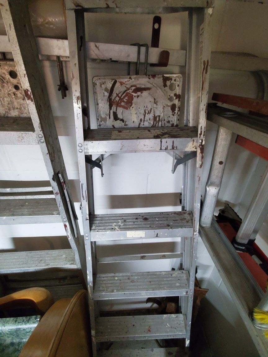 Aluminum 6' Step Ladder