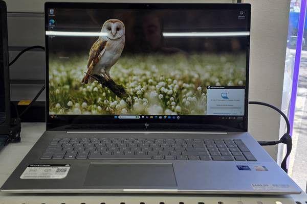 Hp laptop 17-cw0023DX