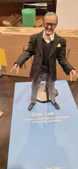Stan Lee 1:6 Scale Figure Das Toyz Not Hot Toys