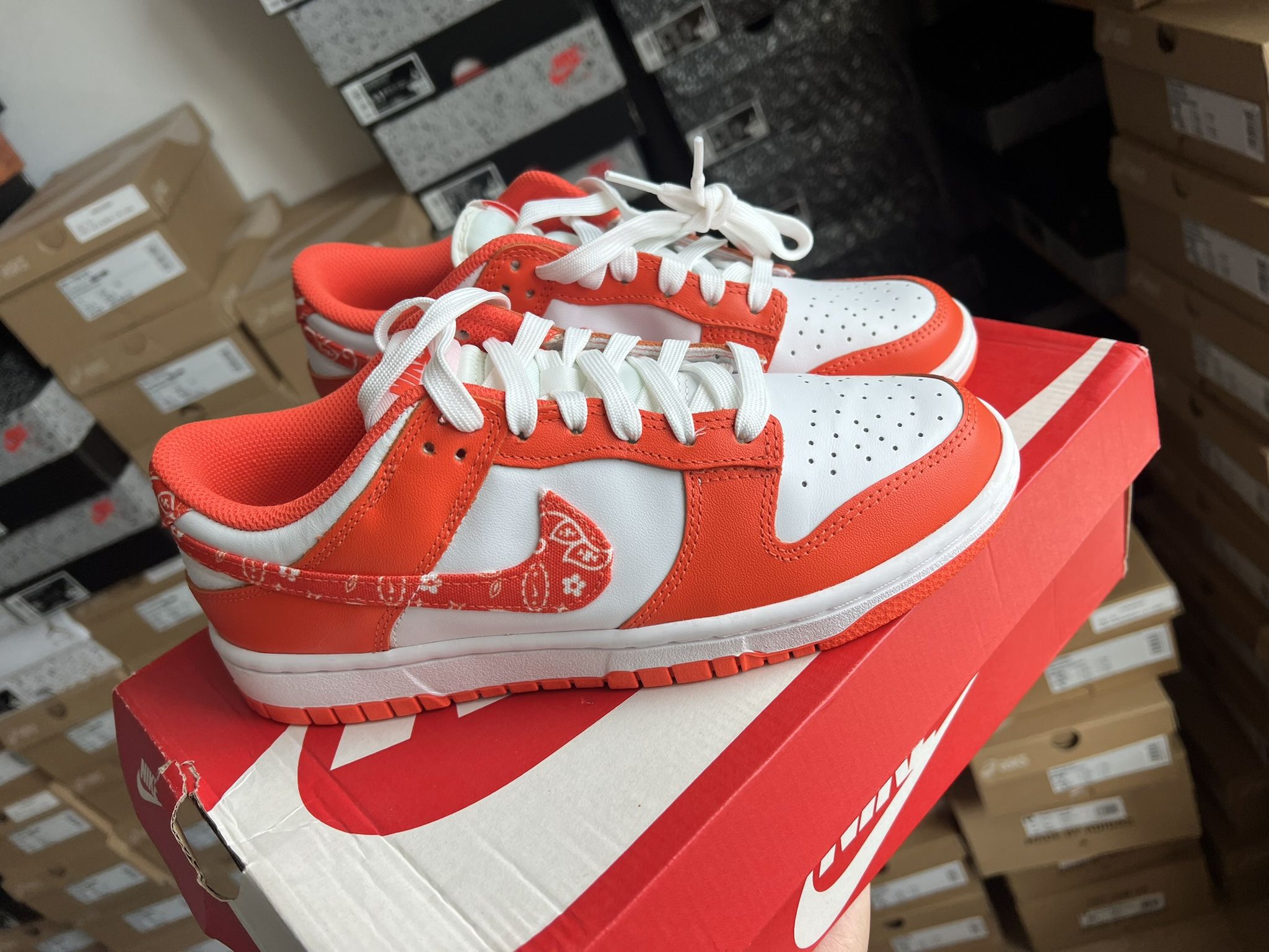 Dunk Pasily Orange Size 7.5w/6y 110$