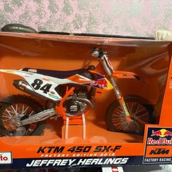 KTM 450 SX-F #84 Jeffrey Herlings "Red Bull KTM Factory Racing" (2018) 1/6 Diecast Motorcycle Model by Maisto