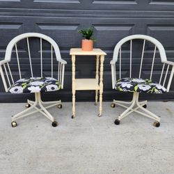 Nice Shabby Chic Vintage Armchairs 