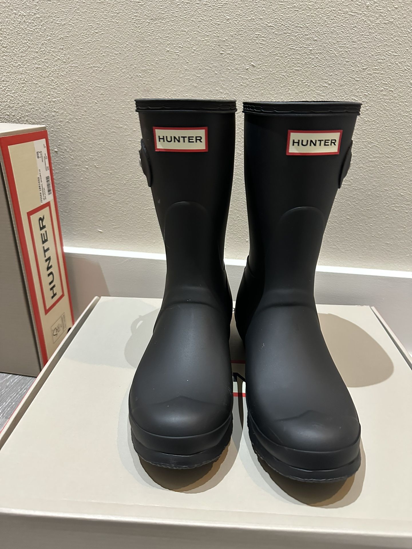 HUNTER Women’s Original Rain Boots (US 7/ Euro 38) - Brand NEW! Original $165
