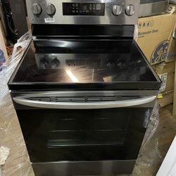 LG 30" Electric Range and AirFry - Black Stainless Steel