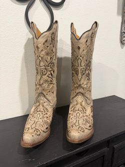 Coral Embroidered Western Cowboy Boots
