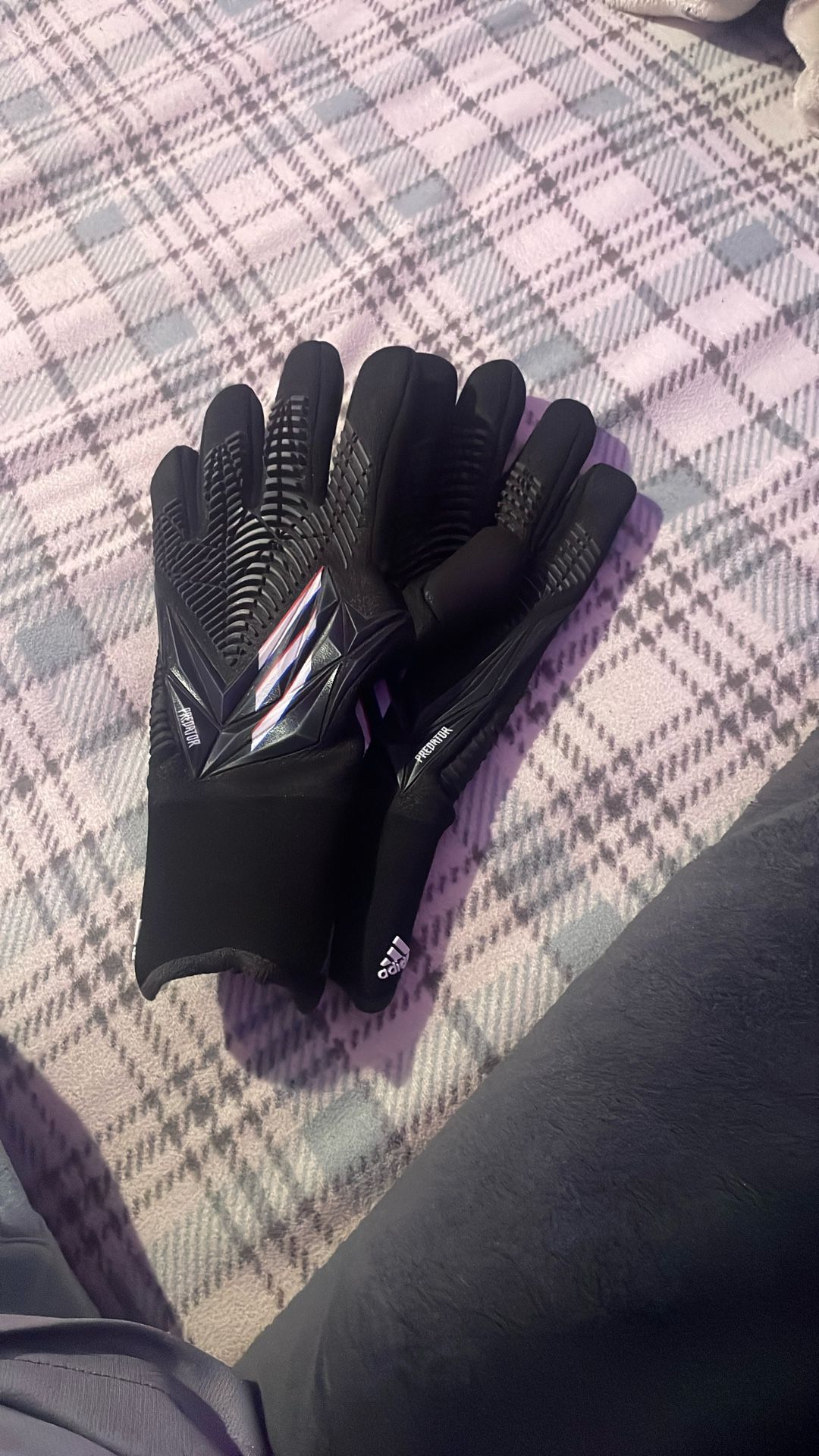 Goalie predator adidas gloves