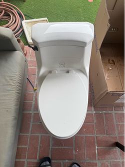 One piece toilet