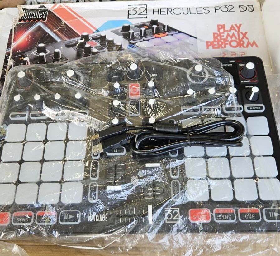 Hercules P32 USB DJ