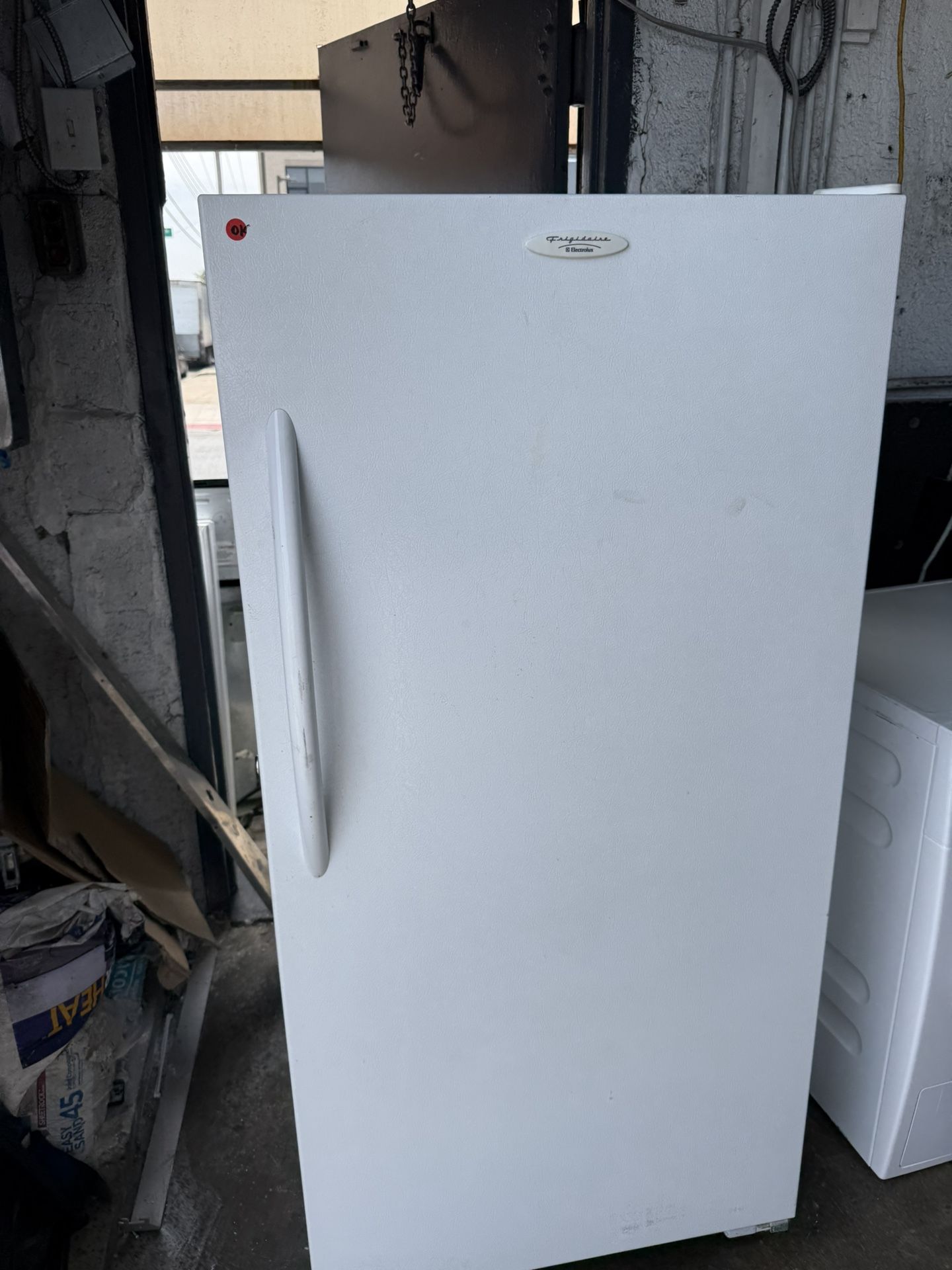 freezer upright white