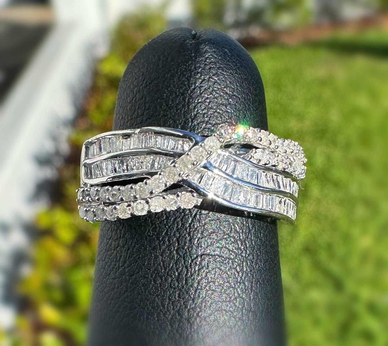 Jewelry 10k solid white gold natural diamonds baguette 0.80CT Infiniti shape ring size 5.75