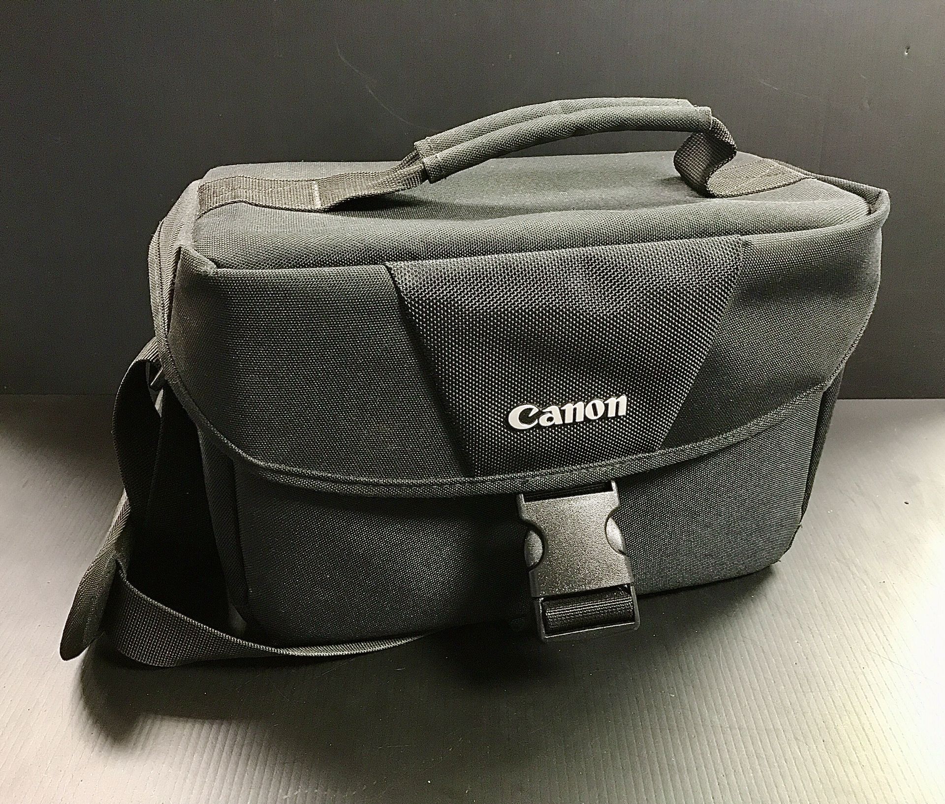 Canon Camera Bag Padded Adjustable Shoulder Strap Black 10"x8"x5"