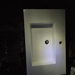 Vanity Top (Resin) White  30" X 18"